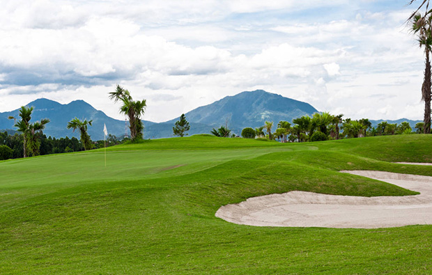 green, heron lake golf course, hanoi, vietnam