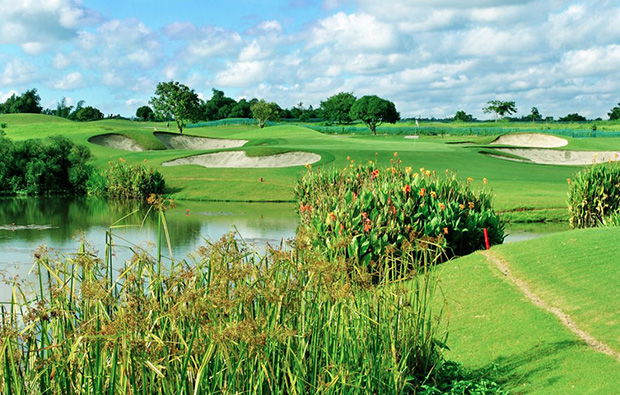 Par 3 at Eagle Ridge Golf Country Club, Manila, Philippines