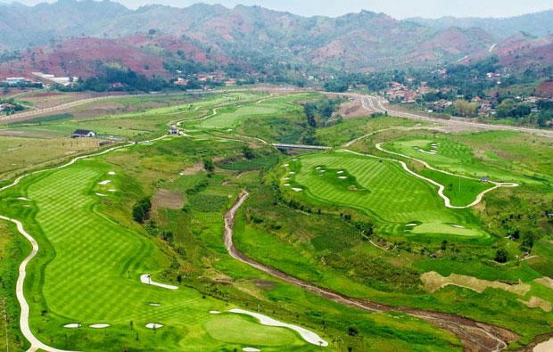 Parahyangan Golf Bandung fairways