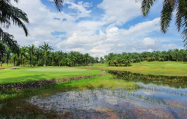 Senibong Golf Club Green