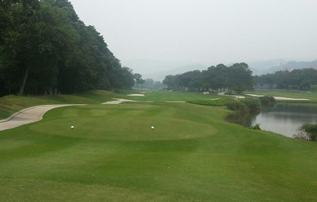 Narrow fairway Tee Box Sungai Long Golf Country Club, Kuala Lumpur