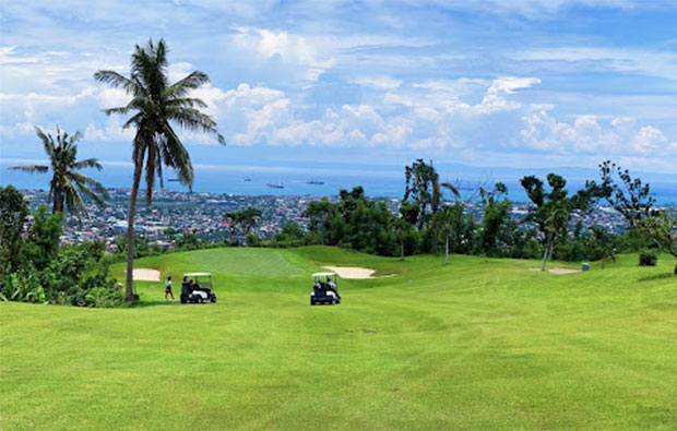 Alta Vista Golf Country Club Approach