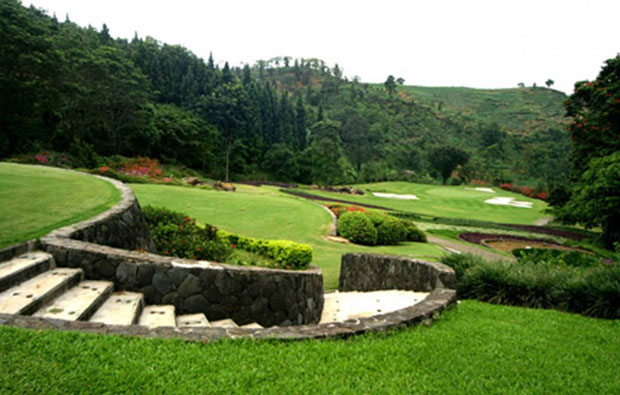 tee box gunung geulis country club