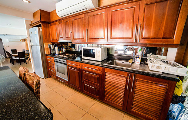 Pattaya Golf Villa Kitchen