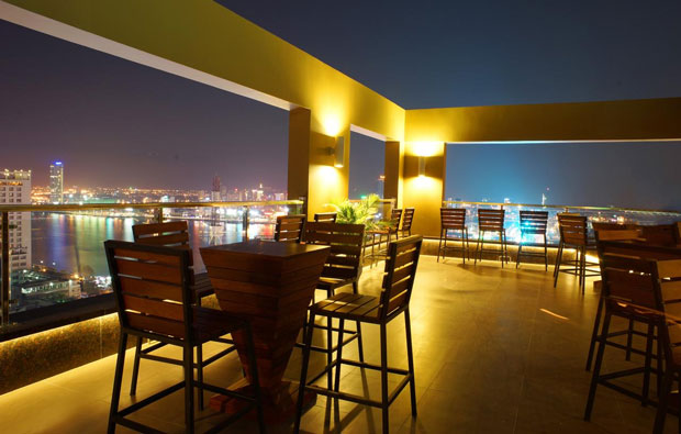 Vanda Hotel Rooftop Bar